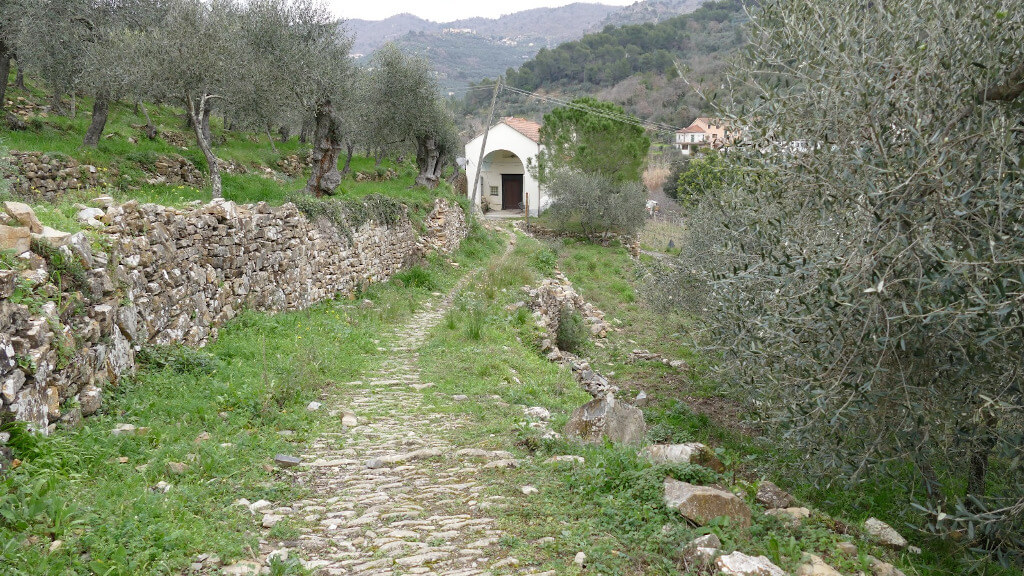 La chiesa campestre di San Matteo a Pairola