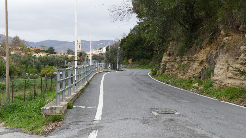 Tratto asfaltato verso Pairola