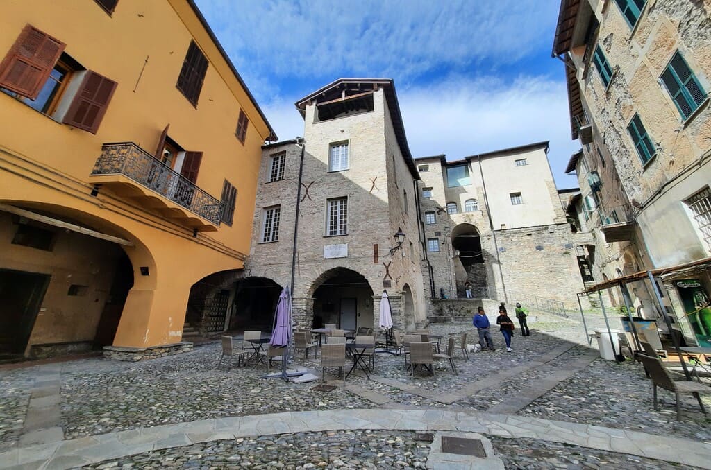 Scorcio della Piazza Beato Tommaso Regio a Triora