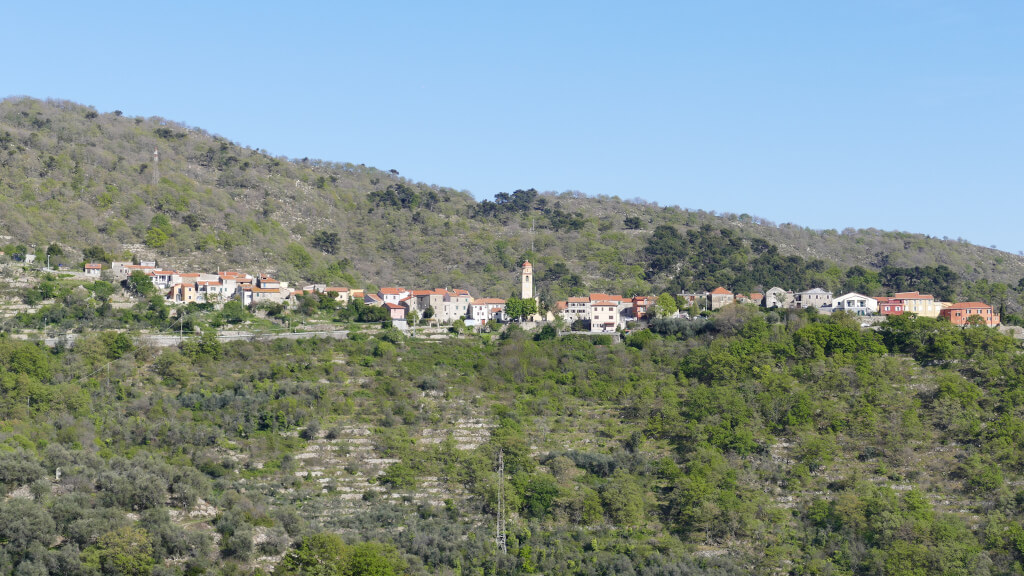 Il panorama della frazione di Tovo Faraldi Immagine di Tovo Faraldi