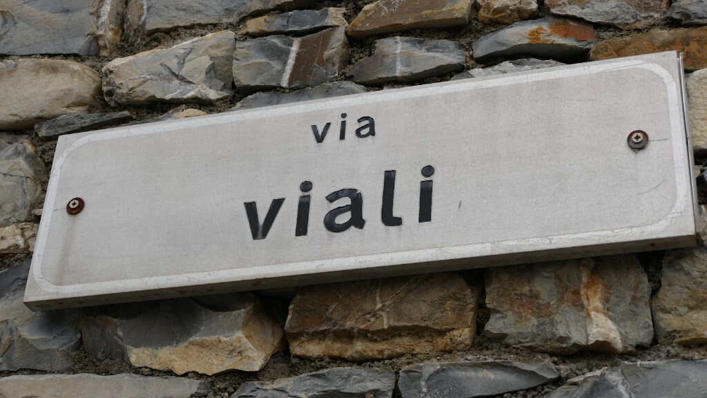 Indicazione per via Viali
