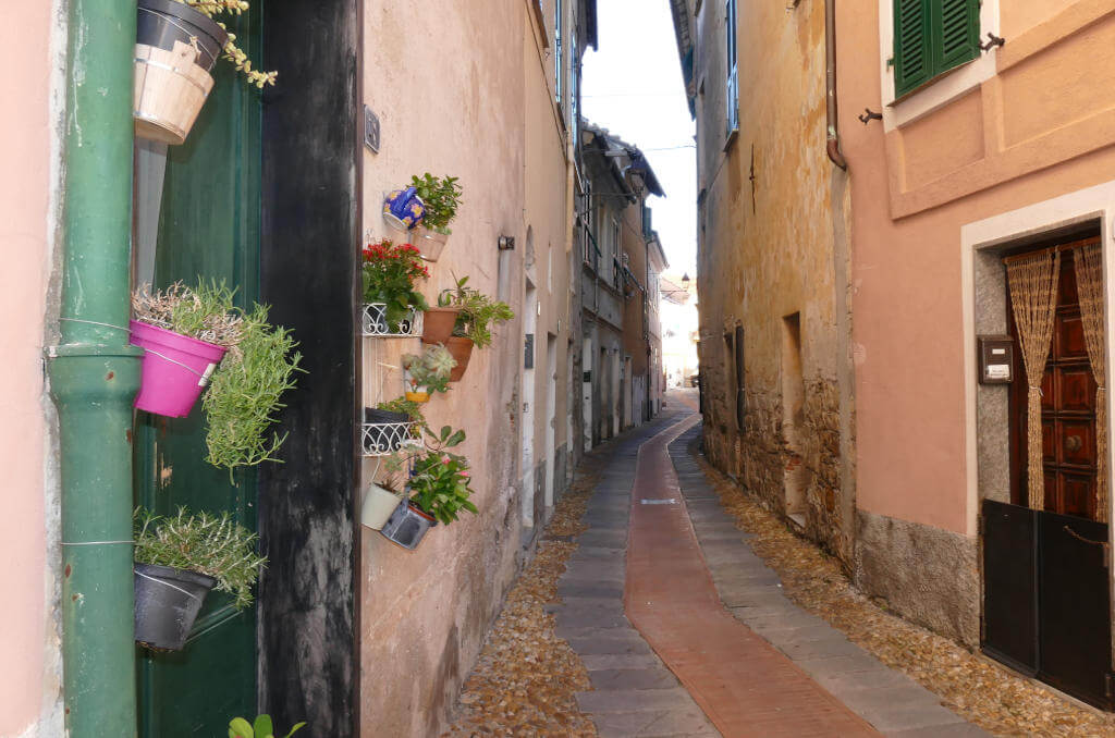 Immagine del centro storico di Diano Castello
