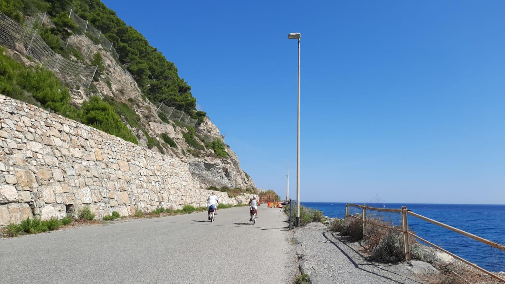 L'Incompiuta a Diano Marina: antica strada sul mar Ligure