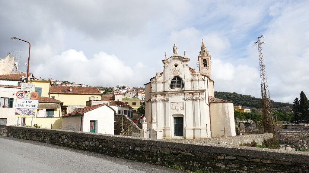 La chiesa parrocchiale di Diano San Pietro