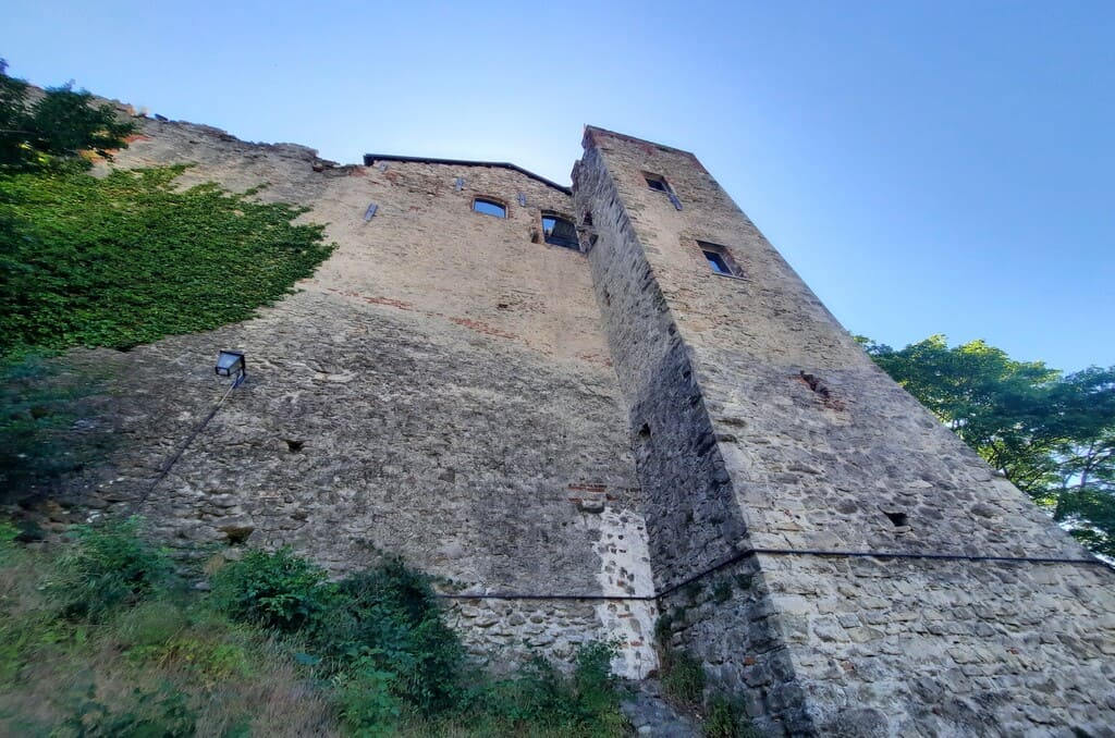 Il Castello del Carretto Vedute esterno del Castello del Carretto di Millesimo