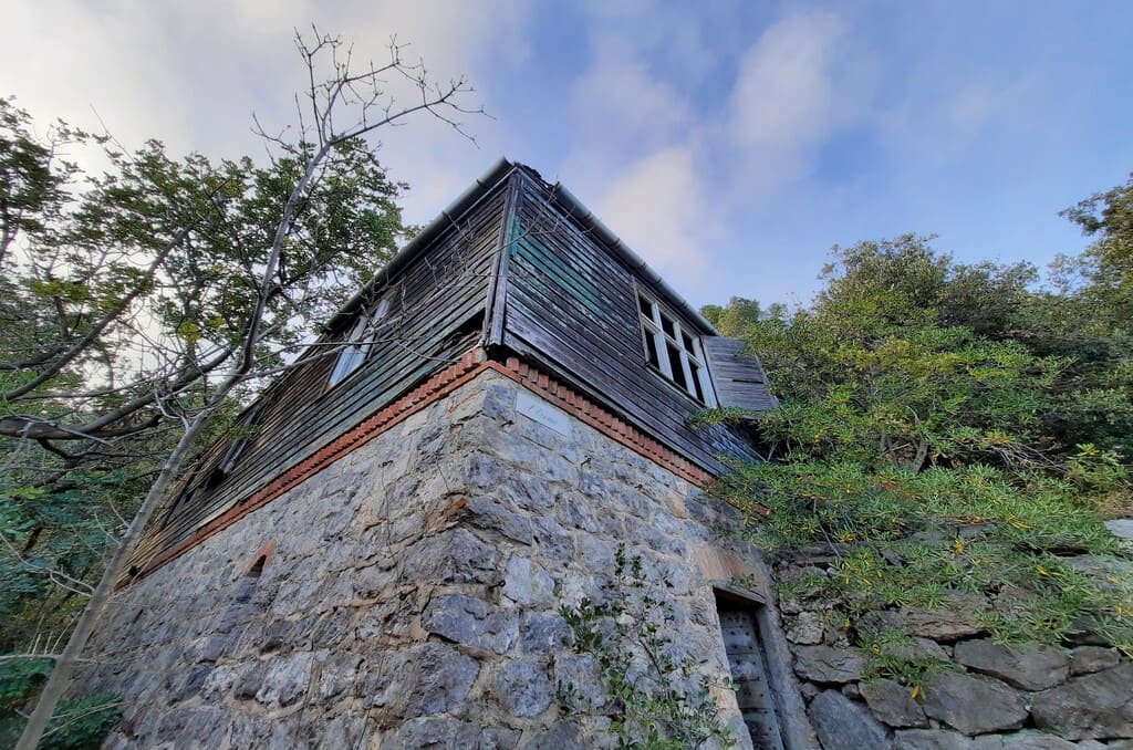 L’eremo del Capitano Enrico Alberto d’Albertis a Capo Noli